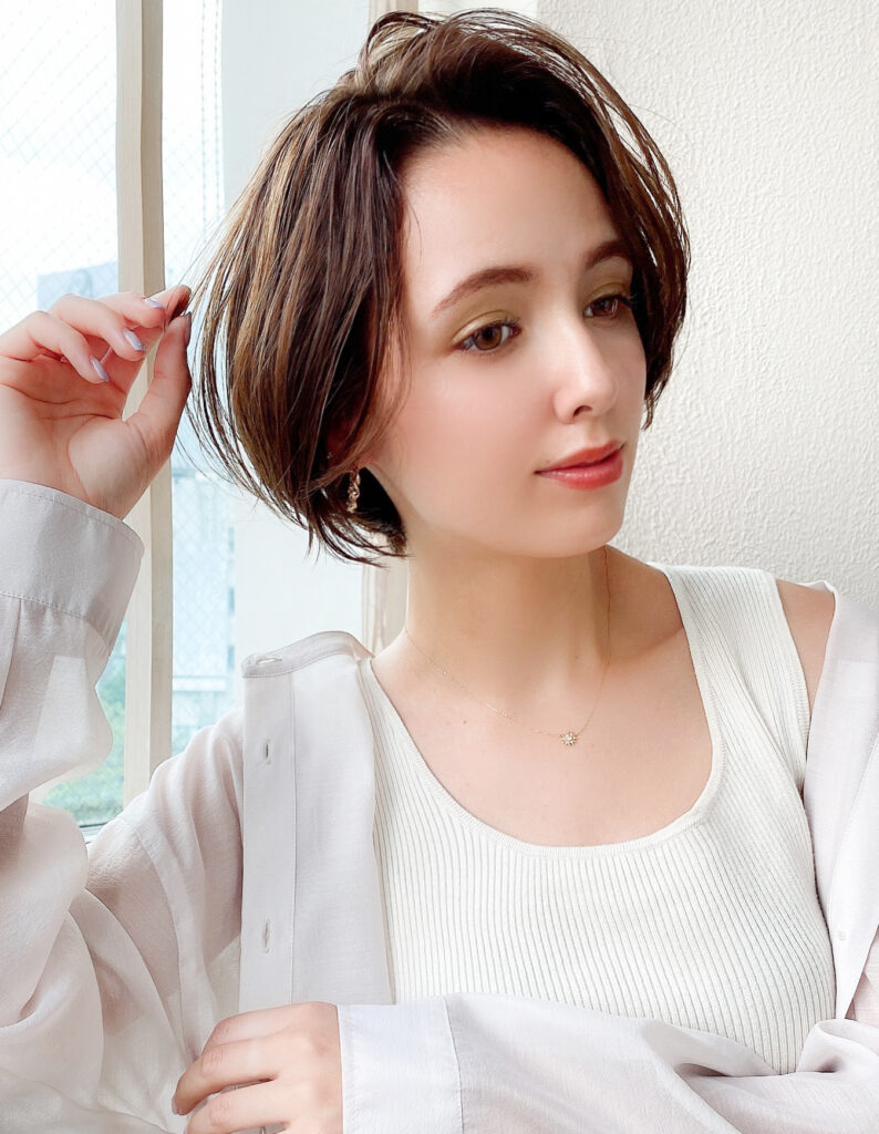 耳かけ色っぽショート