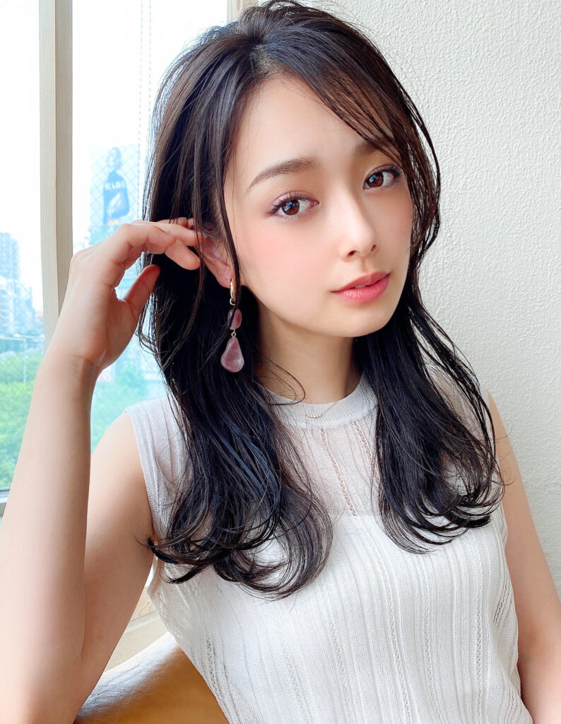 シンプルなのに洒落見えセミディ