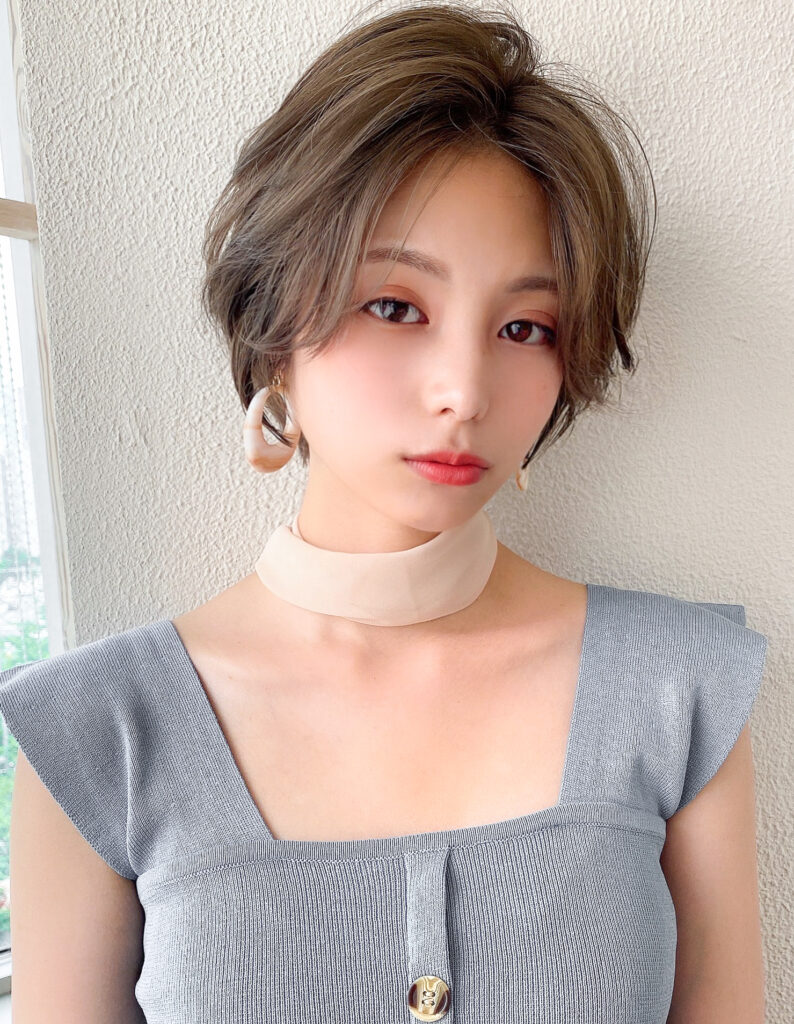 オリーブベースの柔髪ショート
