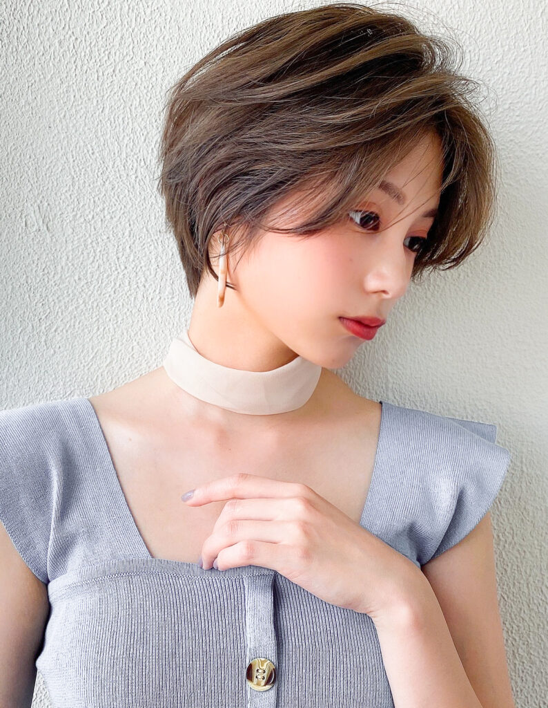 オリーブベースの柔髪ショート