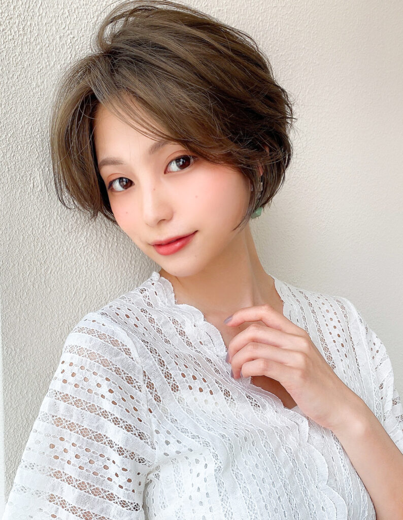 顏まわりレイヤーショート